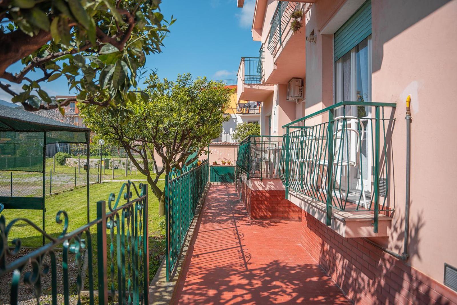 Casa Vacanze Ferrando Пьетра-Лигуре Экстерьер фото
