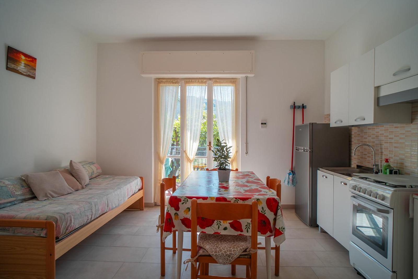 Casa Vacanze Ferrando Пьетра-Лигуре Экстерьер фото