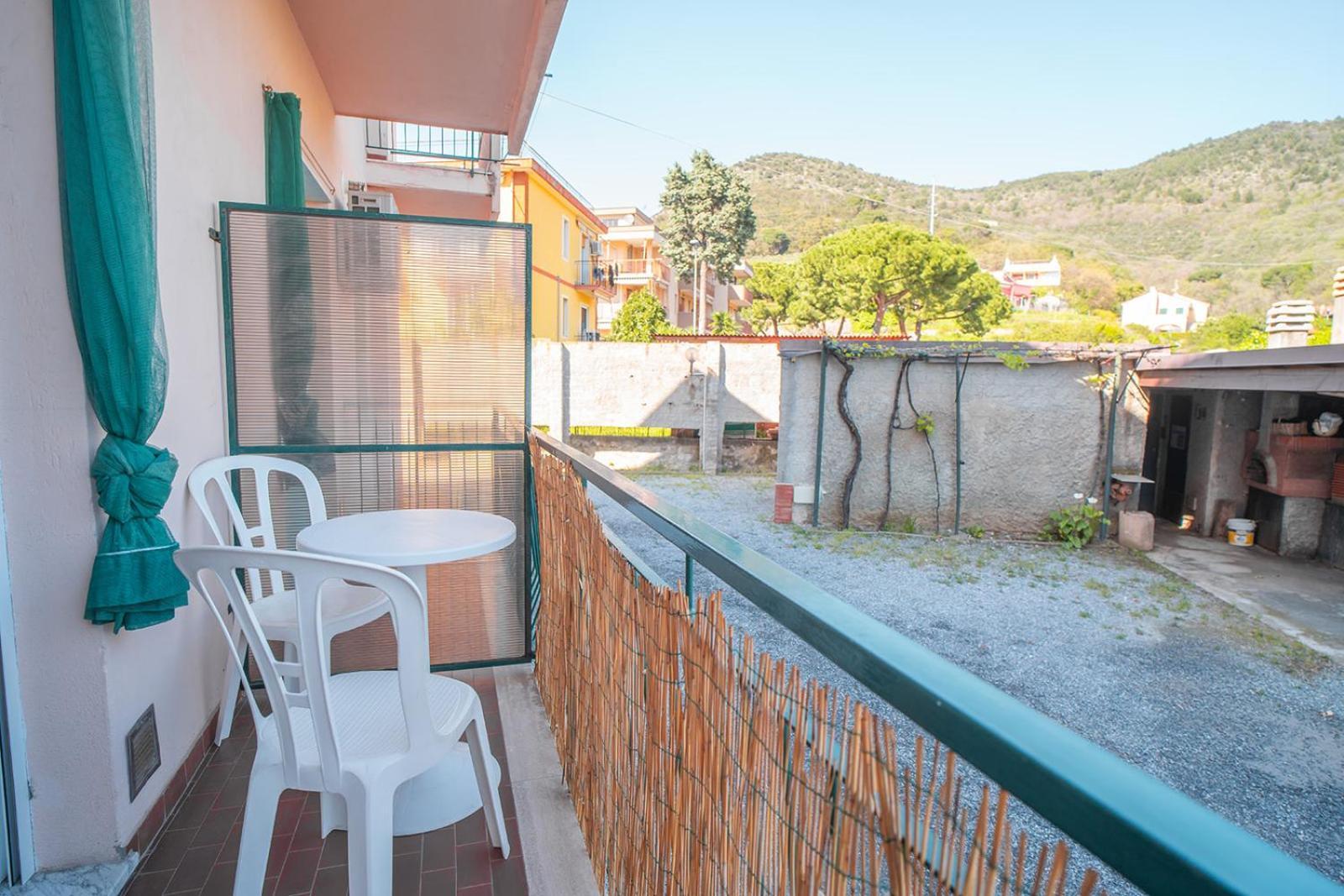 Casa Vacanze Ferrando Пьетра-Лигуре Экстерьер фото